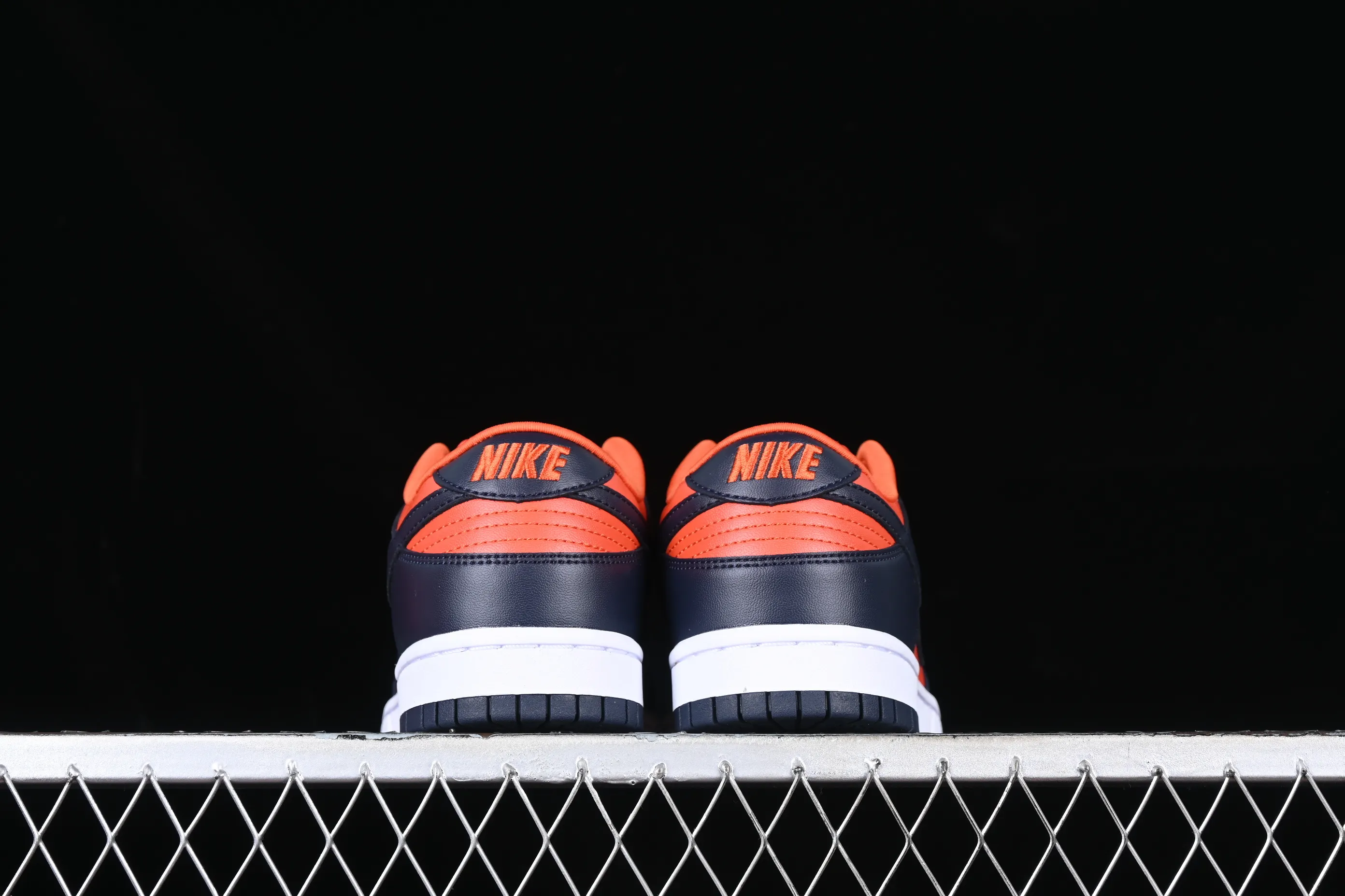 All categories Nk SB Dunk series Nk SB Dunk Low low-top sneakers NK SB Dunk Low SP Fanta color low-top casual sports sneakers CU1727-800